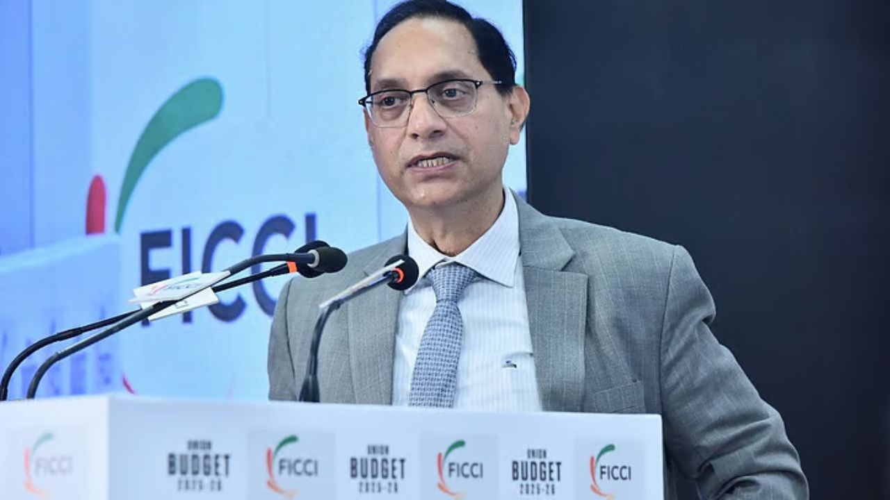 SEBI  చైర్‌పర్సన్‌గా తుహిన్ కాంత పాండే
